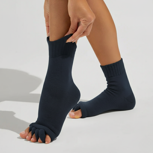 Sukat, joissa on varvaserotin